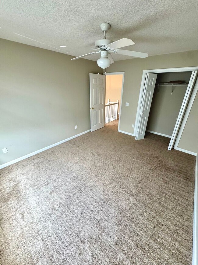 Building Photo - 128 N Springview Dr