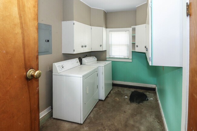 Building Photo - 4172 S Rockford Pl