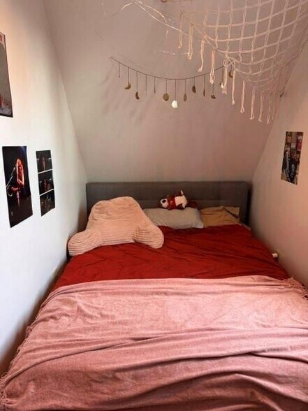 Building Photo - 193 Power St