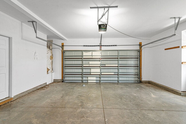 Building Photo - 601 Winfall Dr