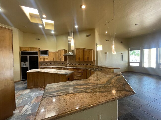 Building Photo - Gorgeous 3 Bedroom Home in Sonoma Ranch  *...