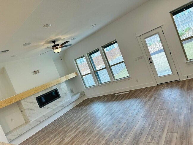 Building Photo - 3405 Charade Dr
