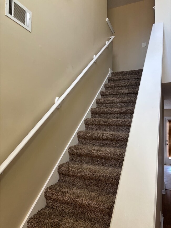 Building Photo - 121 Faybrook Dr