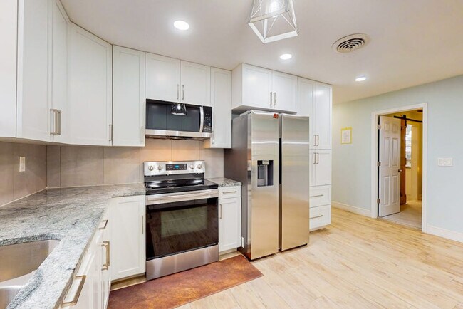 Building Photo - 255 48th St W