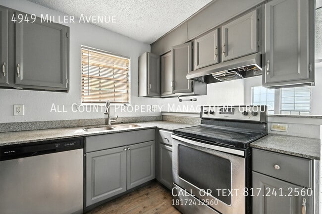 Building Photo - 4949 Miller Ave