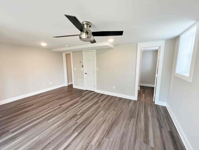 Building Photo - Completely Renovated 3 BR/3 BA Ranch with ...