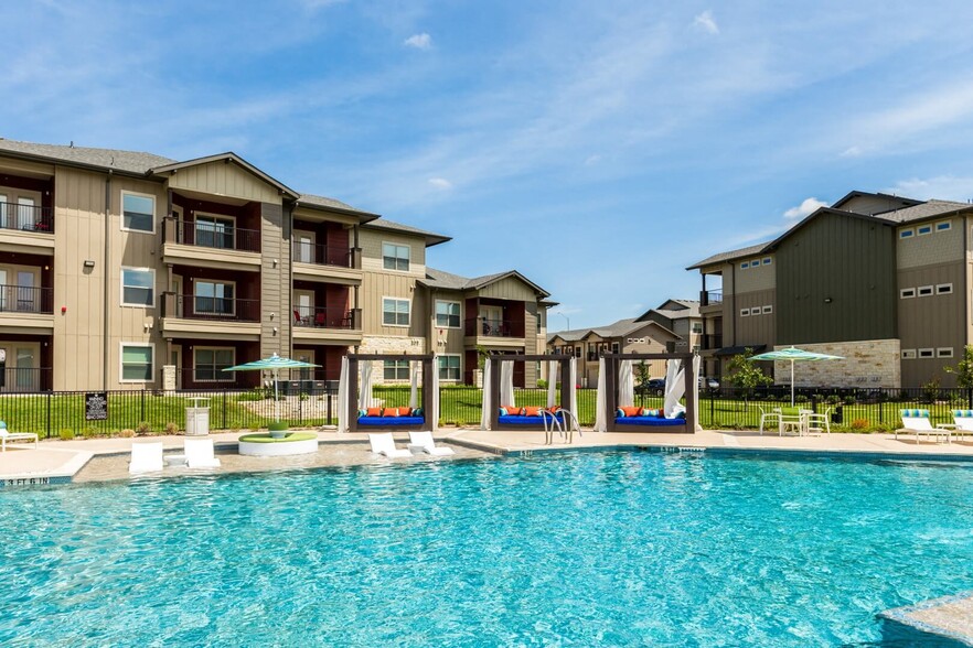 Luxurious Swimming Pool - Legacy Creekside Apartments