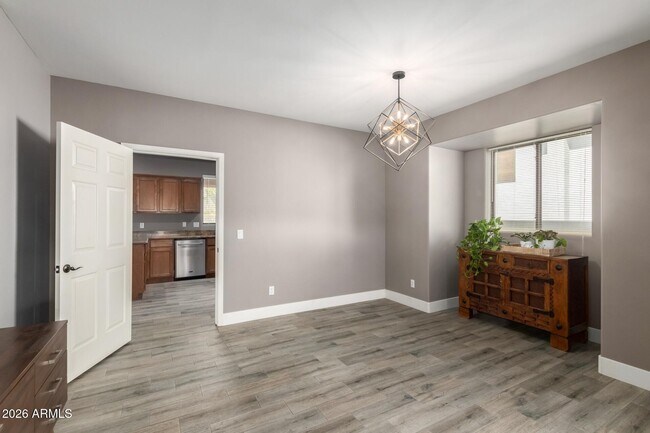 Building Photo - 11430 N 16th St