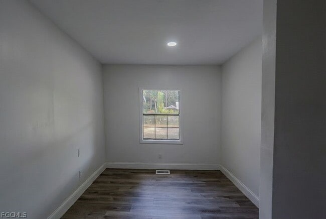 Building Photo - 599 Carolina Ave