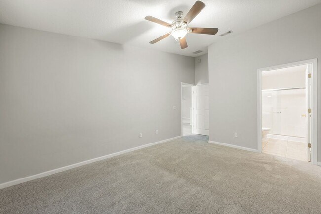 Building Photo - Lakefront Townhome