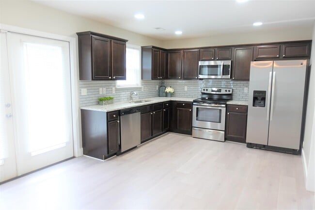 Building Photo - 1002 Whirlaway Cir