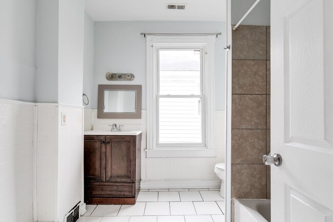 Building Photo - 3 Bedroom Home in North Highland Park ***A...