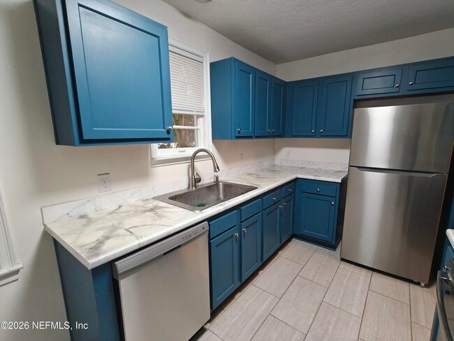 Building Photo - 1447 Lawrence Pl