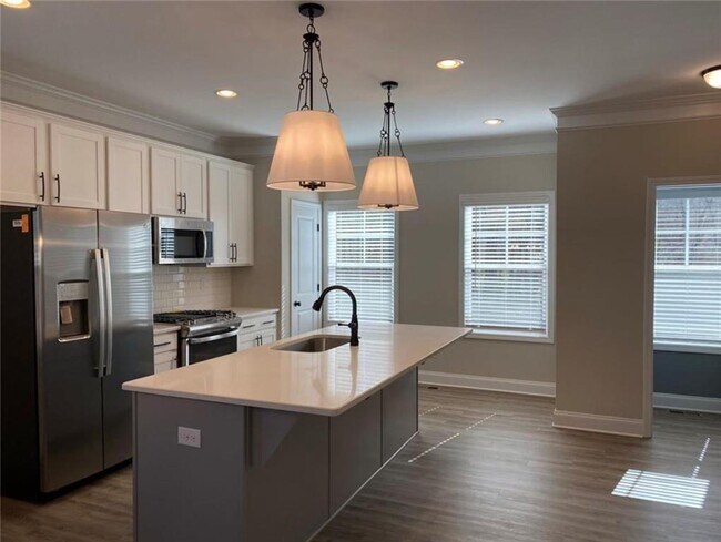 Building Photo - 412 Stovall Pl