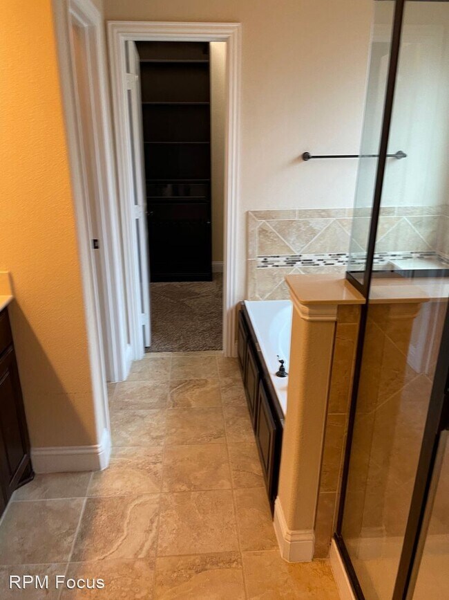 Building Photo - 4 br, 2.5 bath House - 217 Eagle Ridge Rd.