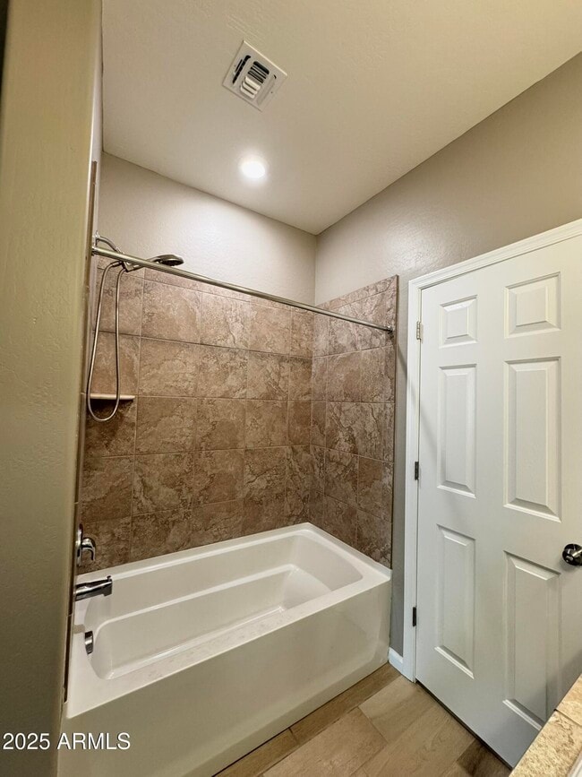 Building Photo - 3253 S Miller Dr