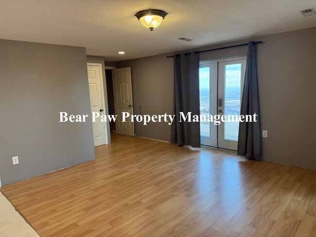 Building Photo - Views for Miles!!