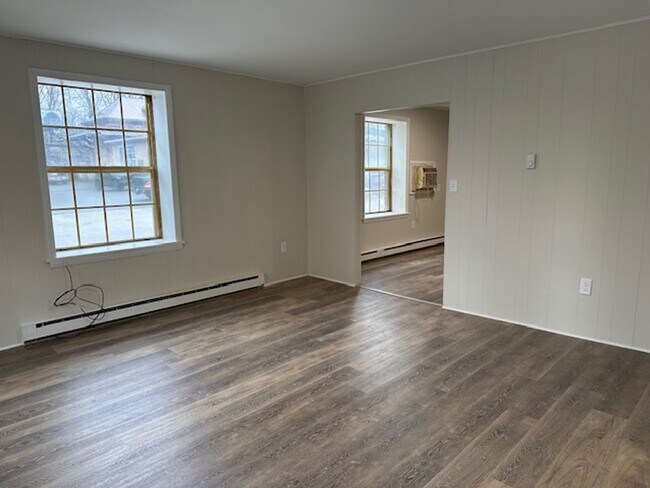 Building Photo - 113 Market St