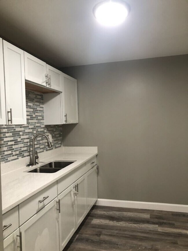 Building Photo - 3-Bedroom Single-Family Home – Ready for You!