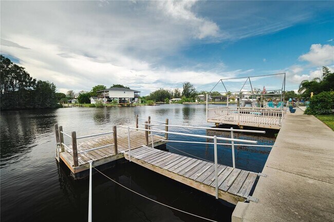 Building Photo - 6617 Harbor Dr