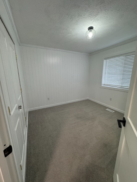 Building Photo - 15607 N Sycamore St