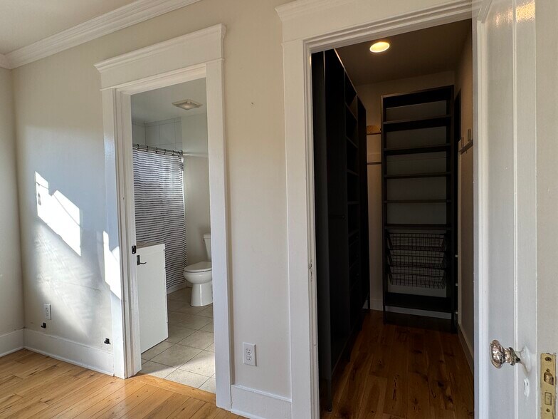 Building Photo - 1763 W 39th St