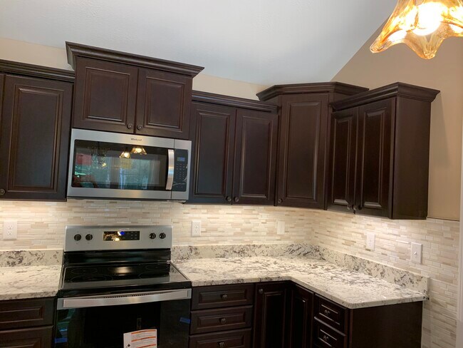 Building Photo - 846 Otter Lake Loop