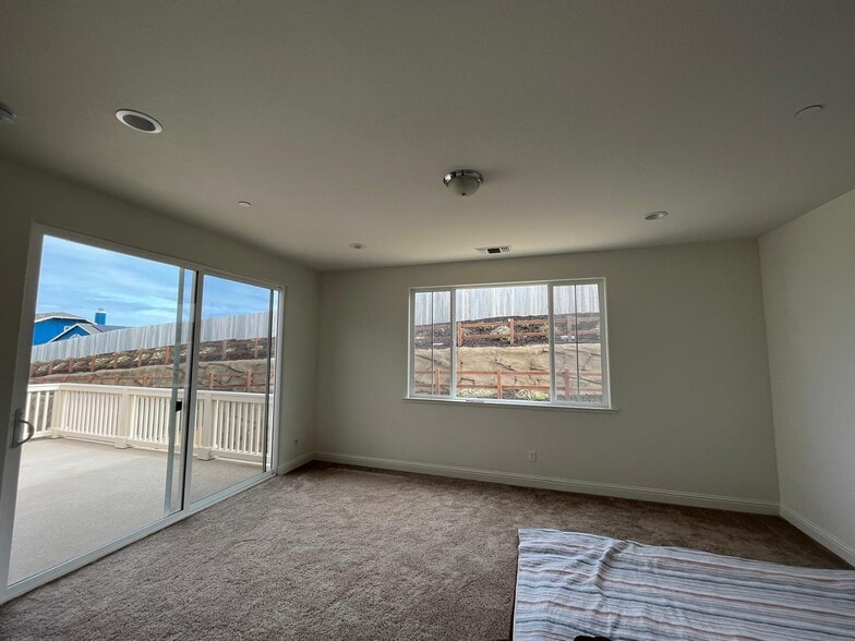 Master BR - 499 Russell Way