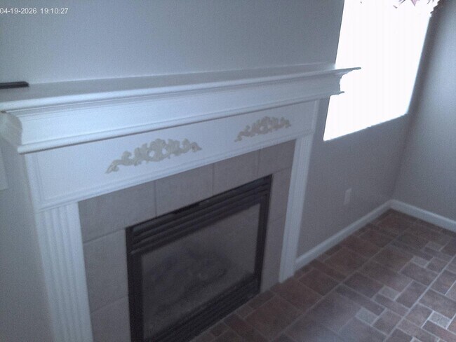 Building Photo - 1913 S Kerckhoff Way