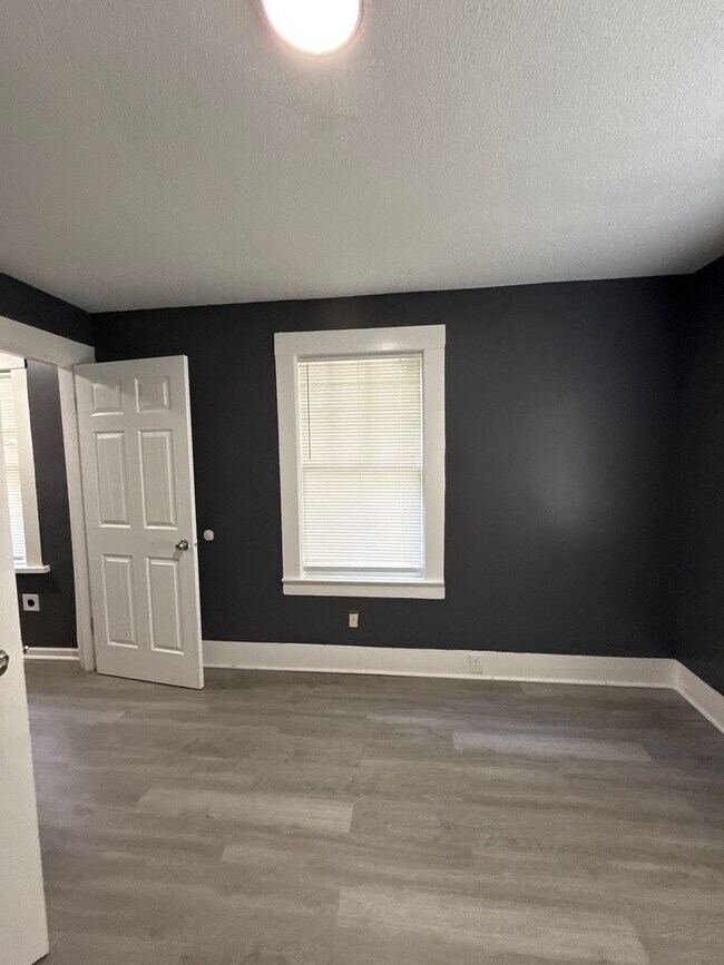 Building Photo - Welcome to your dream home!