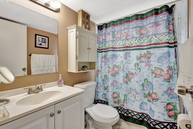 Building Photo - 637 Monaco Ct