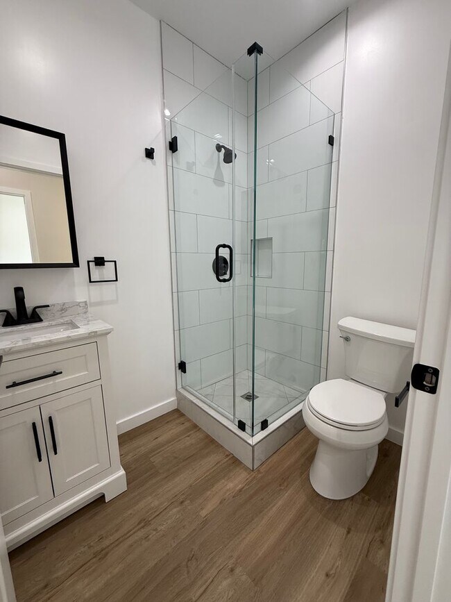 Building Photo - All solar new construction 3/3 house