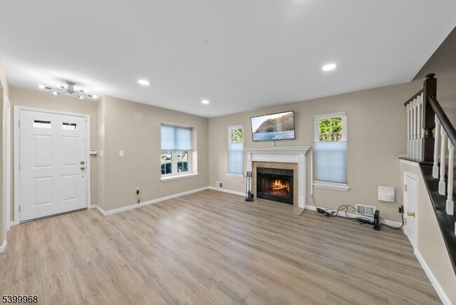 Building Photo - 1 Almond Dr