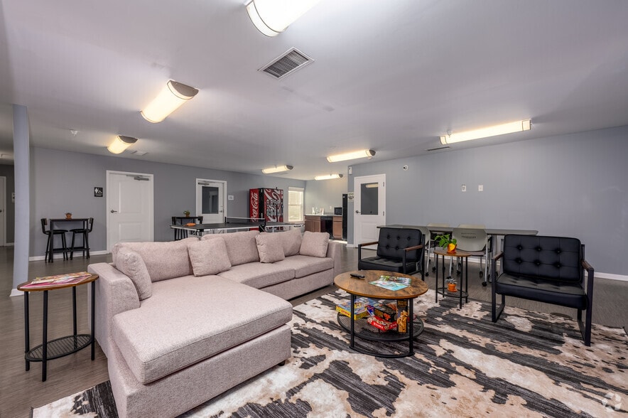 Community Room - The Annex of Columbus