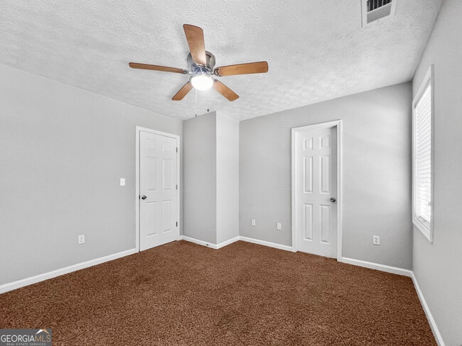 Building Photo - 2058 Greenhill Pass