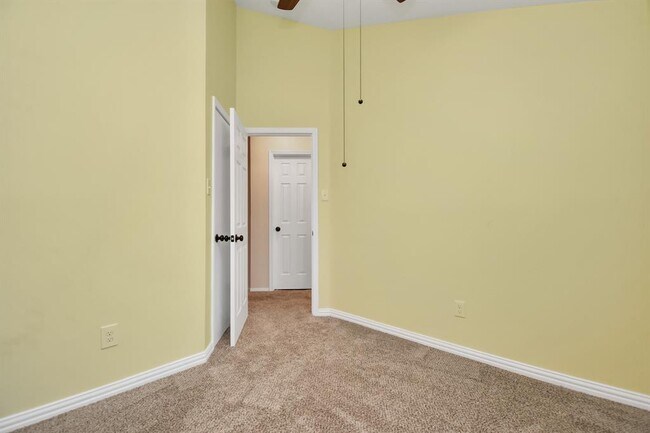 Building Photo - 17107 Amber Ridge Dr