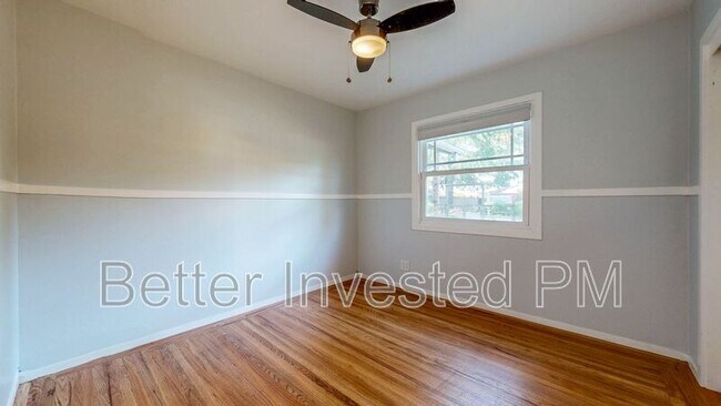 Building Photo - 3241 Montgomery Dr