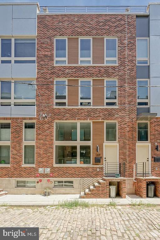 Building Photo - 1309 S Woodstock St