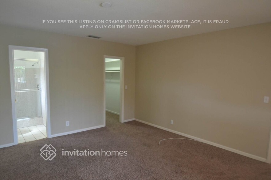 Building Photo - 5220 SW 8th Ct