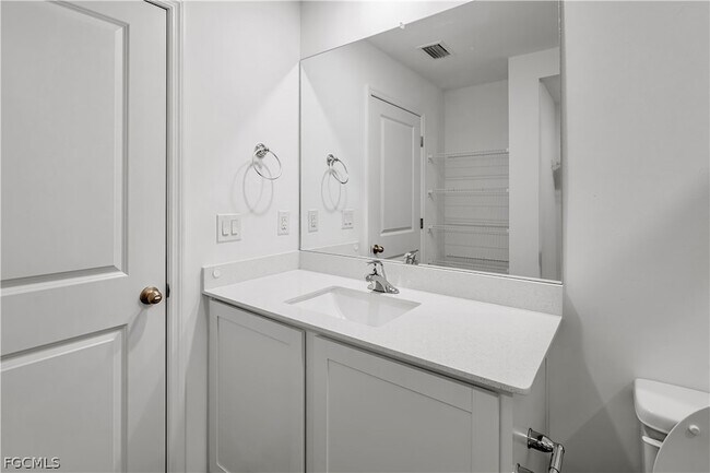 Building Photo - 185 Yager Cir