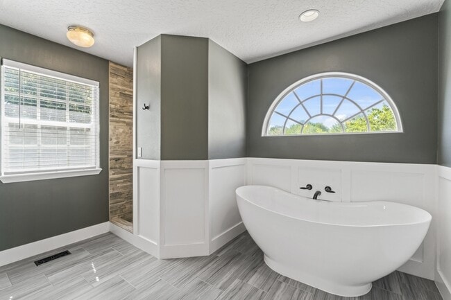 Building Photo - 15081 Widgeon Ave