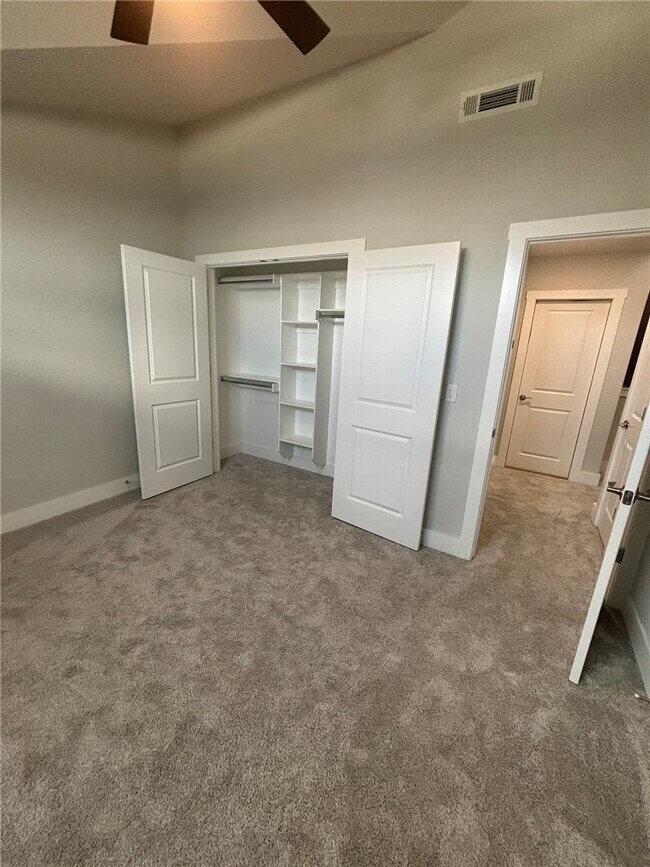 Building Photo - 471 Azurite Rd