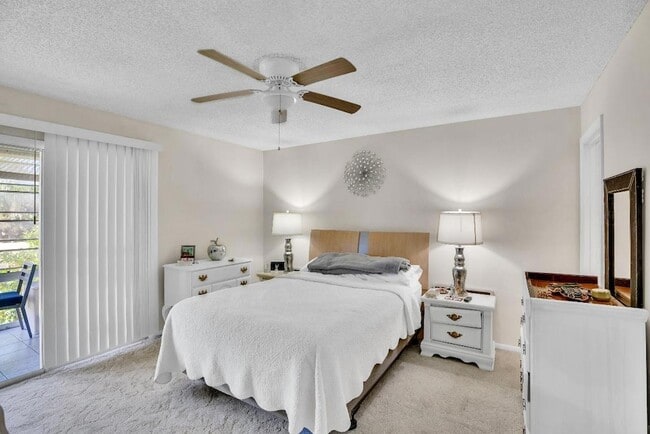 Building Photo - 2 Vista Gardens Trail Unit 202