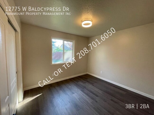 Building Photo - 3 Bedroom West Boise Home Near The Village...