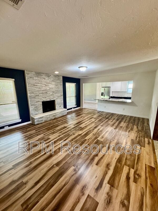 Building Photo - 11813 Larkdale Dr