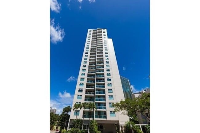 Building Photo - UPGRADED and AFFORDABLE in Kakaako!