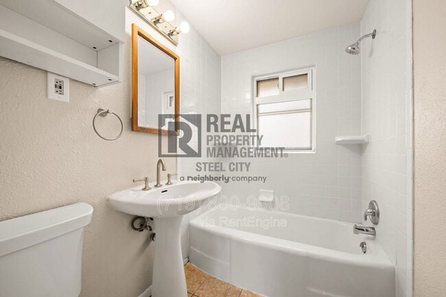 Building Photo - 1009 Constitution Rd