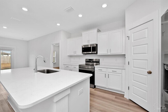 Building Photo - 6525 Paso Fino Dr