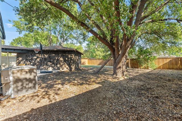 Building Photo - 3527 Vinecrest Dr