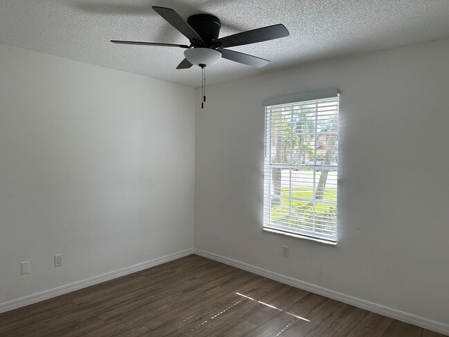 Building Photo - 4801 Huxley Ct